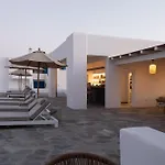 Kameo, Hotel *