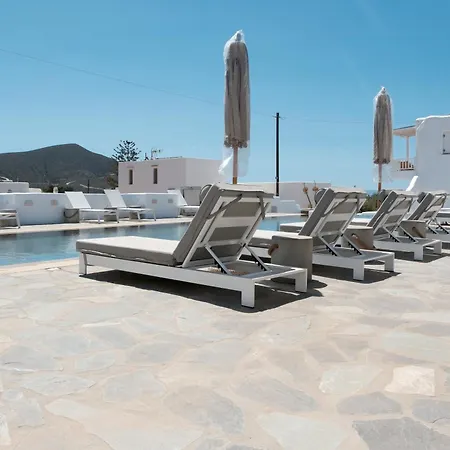 Kameo, Hotel