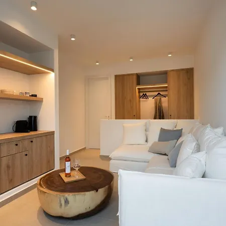Kameo, Hotel *